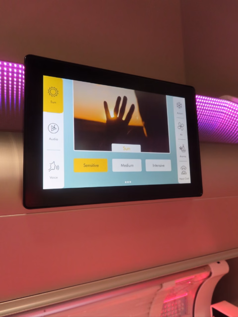 DID YOU KNOW?! Our tanning beds have Sensitive, Medium & Intensive modes! 👀✨
You can customize your session based on your skin and how intense you want your tan to be. Whether you’re just getting started or want to turn up the intensity, we’ve got an option for you! 💖  Oconee Tan + Wellness 
📍 @thevillagemalcombridge 
📱 706-818-2722