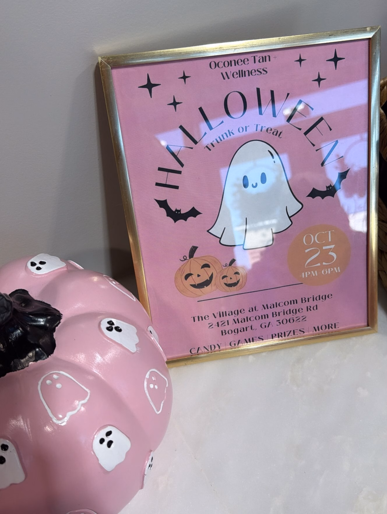 TODAY IS THE DAY!!! 👻🪩💗  Come get spooky & groovy with us at Oconee Tan + Wellness for our Glow, Groove & Boo Trunk-or-Treat! 🎃✨  Bring your friends, family, and little ones for some Halloween fun! We can’t wait to see everyone! 💕  📍 @thevillagemalcombridge 
🗓️ TODAY, October 23rd
⏰ 4–6 PM  See y’all there!! 🪩👻